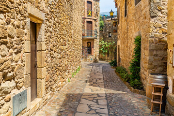 Obraz premium Pals is a medieval town in Catalonia, northern Spain, on the Costa Brava.