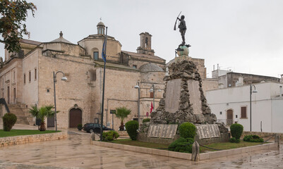Kleiner Platz in Cisternino, Apulien