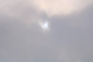 どんより曇り空　秋の風景　イメージ