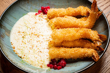 deep fried shrimps with rice