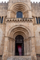 Fototapeta premium Architectural details at the portal of the romanesque fortified old cathedral of Coimbra