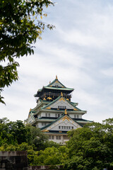 Full outdoor shot of Osaka Castle in Japan