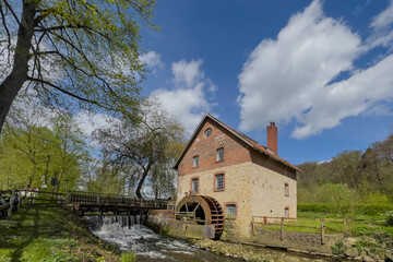 Historische Wassermühle im Nettetal, Osnabrücker Land, Deutschland © franzeldr