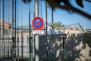 Spanish traffic sign: Forbidden to cross, parking to the right is prohibited in Barcelona province.