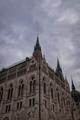 Fototapeta premium A photo of a large building with a clock on the top