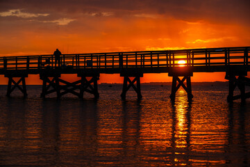 Fototapeta premium Early Morning Fishing from the pier