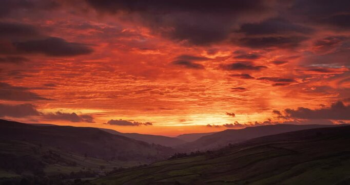 Timelapse of a sunrise over Swaledale