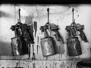 old paint spray cans 