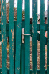 poignée de porte en bois vert