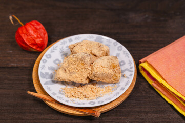 紅あずまでさつまいものきな粉和え