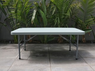 Foldable children's party table