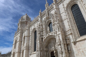 Fototapeta premium L'église Santa Maria, église du monastère des Hiéronymites, Mosteiro dos Jerónimos, ville de Lisbonne, Portugal