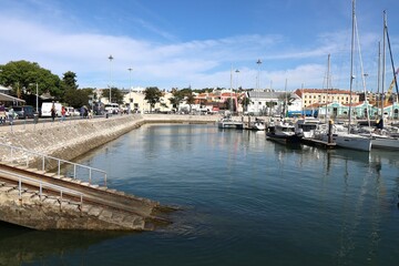 Fototapeta premium Doca de Bom Sucesso, port de plaisance, ville de Lisbonne, Portugal