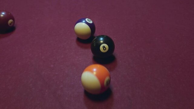 pool break breaking the balls apart