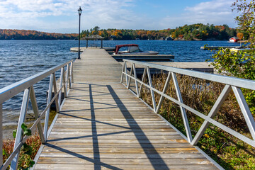 Obraz premium Colors of autumn at Rosseau Waterfront Park, Jim Swift Drive, Rosseau, Seguin Township, Parry Sound District,.