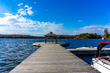 Obraz premium Colors of autumn at Rosseau Waterfront Park, Jim Swift Drive, Rosseau, Seguin Township, Parry Sound District,.