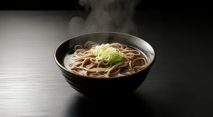 年越しそば、温かいかけそば｜soba noodles eaten on New Year's Eve