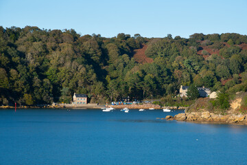 Joli paysage du Trégor le long du Léguer en Bretagne