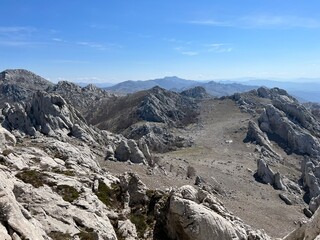 Rocky mountain peaks of southern Velebit, Jasenice (Velebit nature park, Croatia) - Felsige Berggipfel des s&uuml;dlichen Velebit (Naturpark Velebit, Kroatien) - Stjenoviti planinski vrhovi južnog Velebita