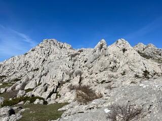 Limestone rocks on southern Velebit, Jasenice (Velebit Nature Park, Croatia) - Kalksteinfelsen im...