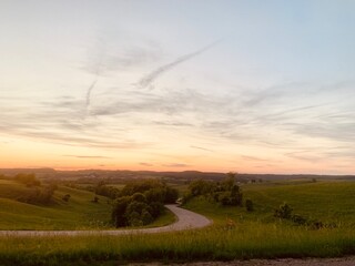 Obraz premium sunset over the windy road