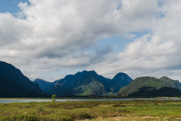 Obraz premium Dramatic clouds over the mountain range, Golden Ears Provincial Park