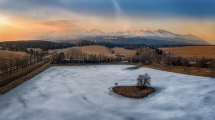  Dead Tree Heartshaped Island