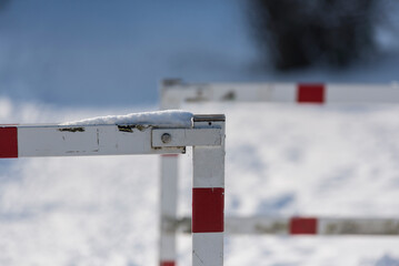Absperrung im Winter und im Schnee