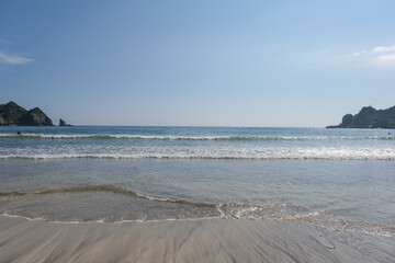 日本の渚百選にも選ばれた鵜原海岸