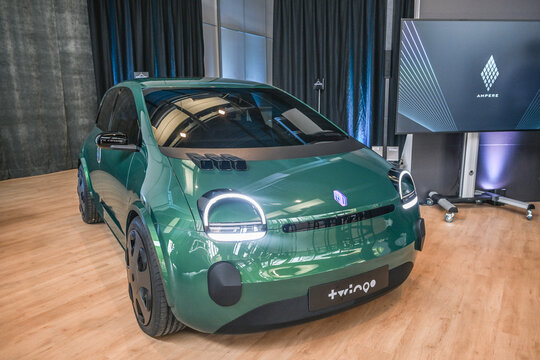 Renault Usine Douai voiture auto nouvelle Twingo electrique