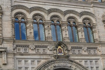 Exploring the Architectural Details of This Historic Buildings Unique Design and Beauty