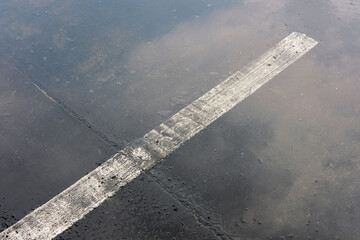 Fototapeta premium water drops on the road