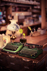 Cozy Vintage Interiors with Artistic Decor and Warm Ambiance