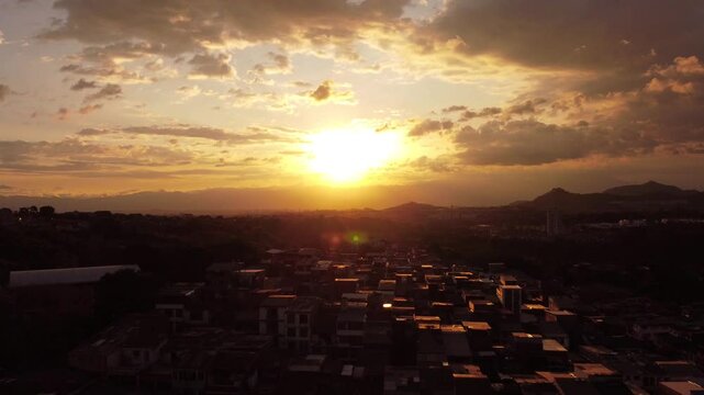 colombia pereira atardecer 5pm 6pm 