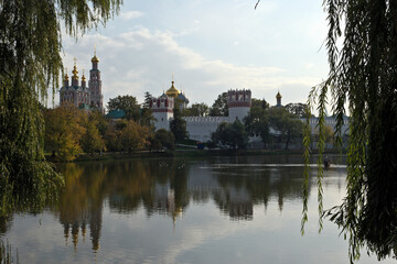 Fototapeta premium Russia, Moscow, Novodevichy Convent, reflection in the lake