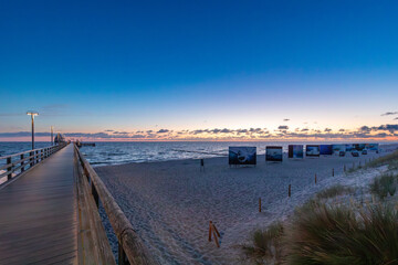 Zum Sonnenaufgang am Strand von Zingst.