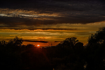 Sonnenuntergang über der niederbayerischen Donau