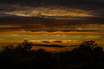 Sonnenuntergang über der niederbayerischen Donau