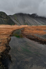 Stream flowing through a grassland in the icelandic highlands © Eclipsnet