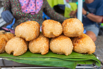 Grilled sticky rice banana - a specialty dish in the Southwest region of Vietnam - is in the top 9 most delicious desserts in the world
