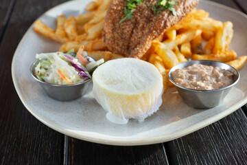 A view of a mesh lemon wrap.