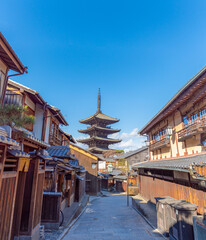 Obraz premium Gion,The district was built to accommodate the needs of travellers and visitors to the shrine.It eventually evolved to become one of the most exclusive and well-known geisha districts in all of Japan 