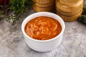 Tasty burger sauce in the bowl