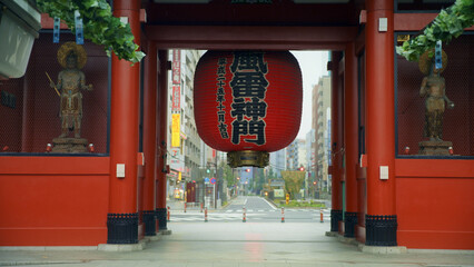 Beautiful wide shot of Kaminarimon