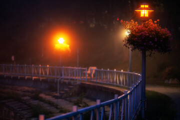 Warmes Leuchten der Laternen am Ufer vom Süßen See © Ralf Geithe