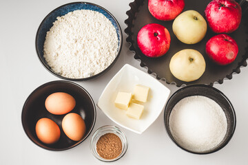 Ingredients Charlotte: Delicious Fruit Pie with Cinnamon and Fresh Ingredients