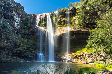 cachoeira na cidade de Alto Paraiso de Goiás, região da Chapada dos Veadeiros, Estado de Goiás, Brasil © izaias Souza