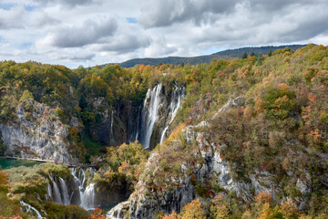Obraz premium Autumn magic at Plitvice Lakes Waterfalls