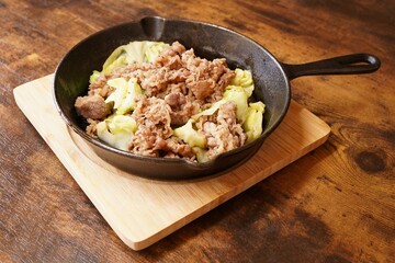 豚肉キャベツ炒め　豚肉切り落とし