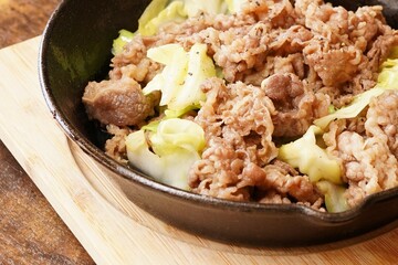 豚肉キャベツ炒め　豚肉切り落とし